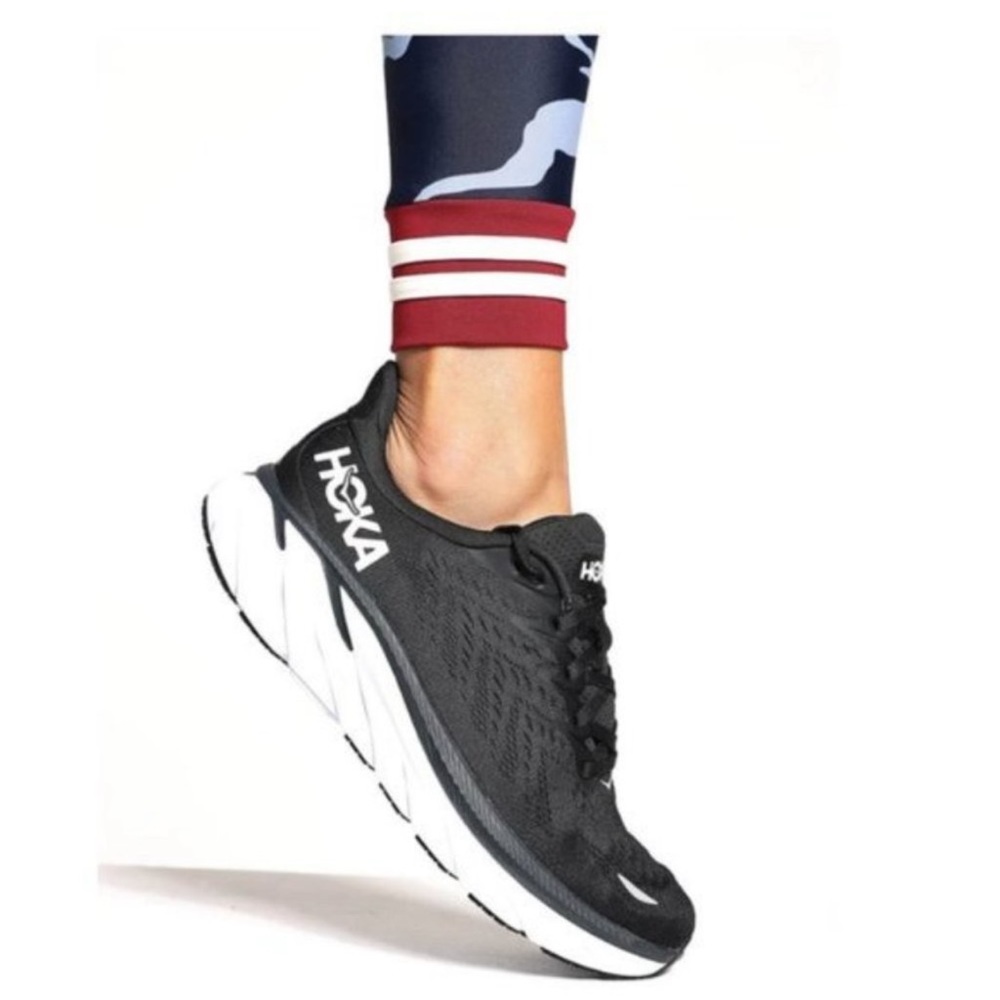 Hoka Clifton 8 running shoes size 5